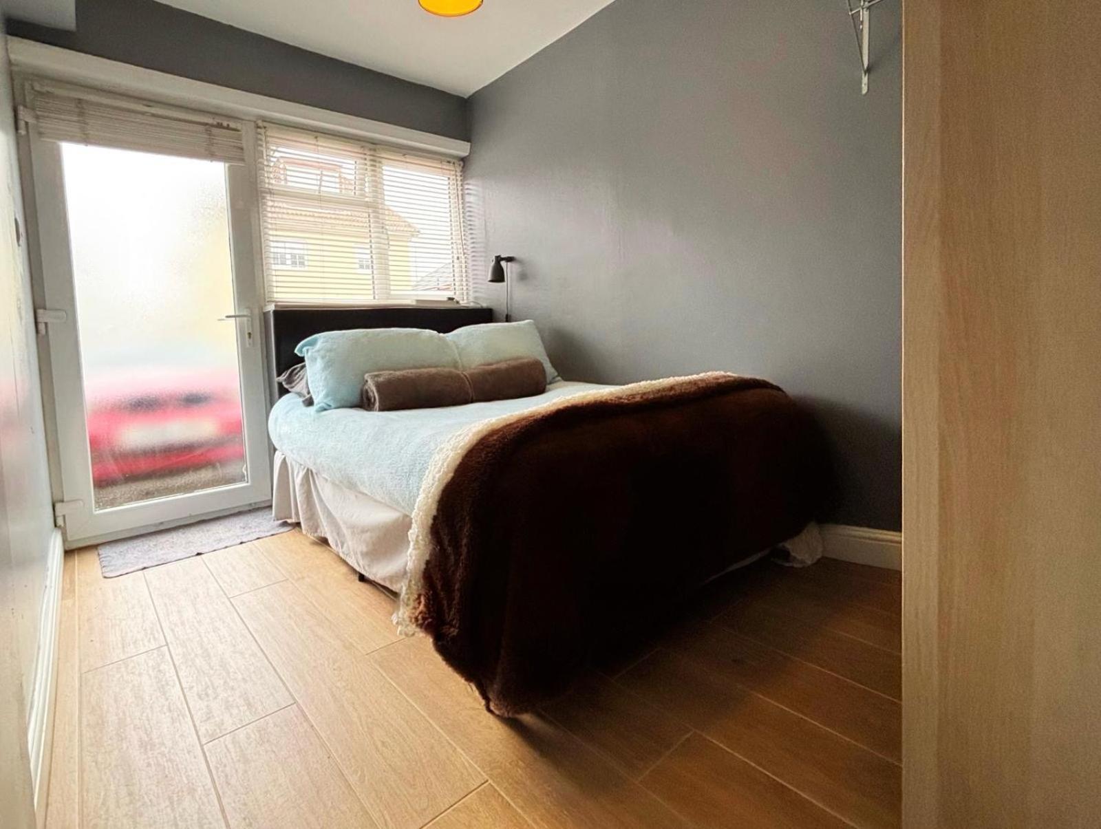 Shirley Apartments, Cozy Studio, Self Check In, 10 Min Drive To City Centre, Walking To Redbridge Train Station Southampton Esterno foto